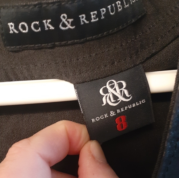 Black snakeskin print Rock & Republic skater-style skirt. Size 8. - Picture 2 of 4